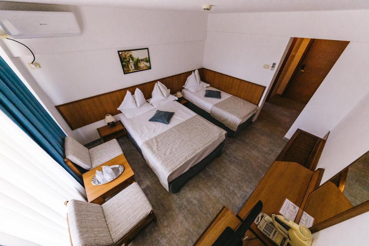 Hotel Condor 마마이아 외부 사진
